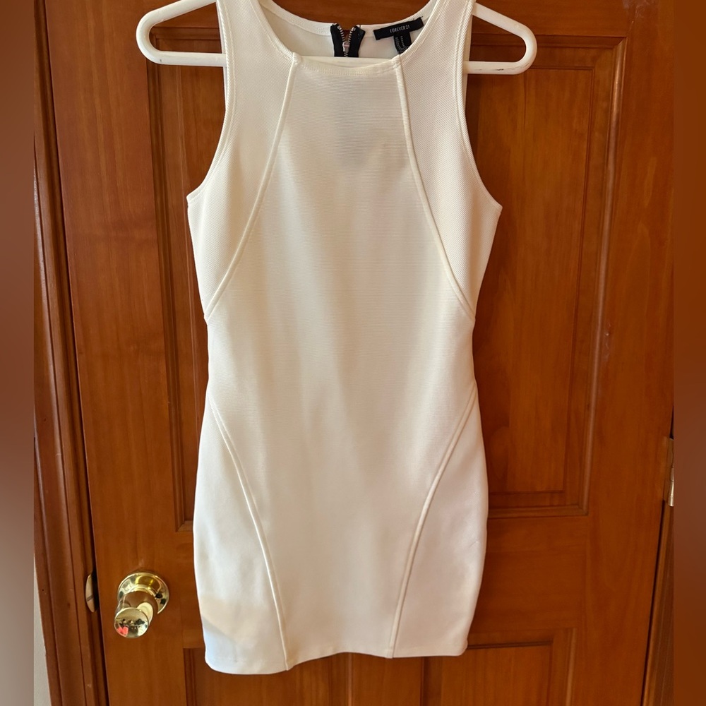 Forever 21 white bodycon dress size medium